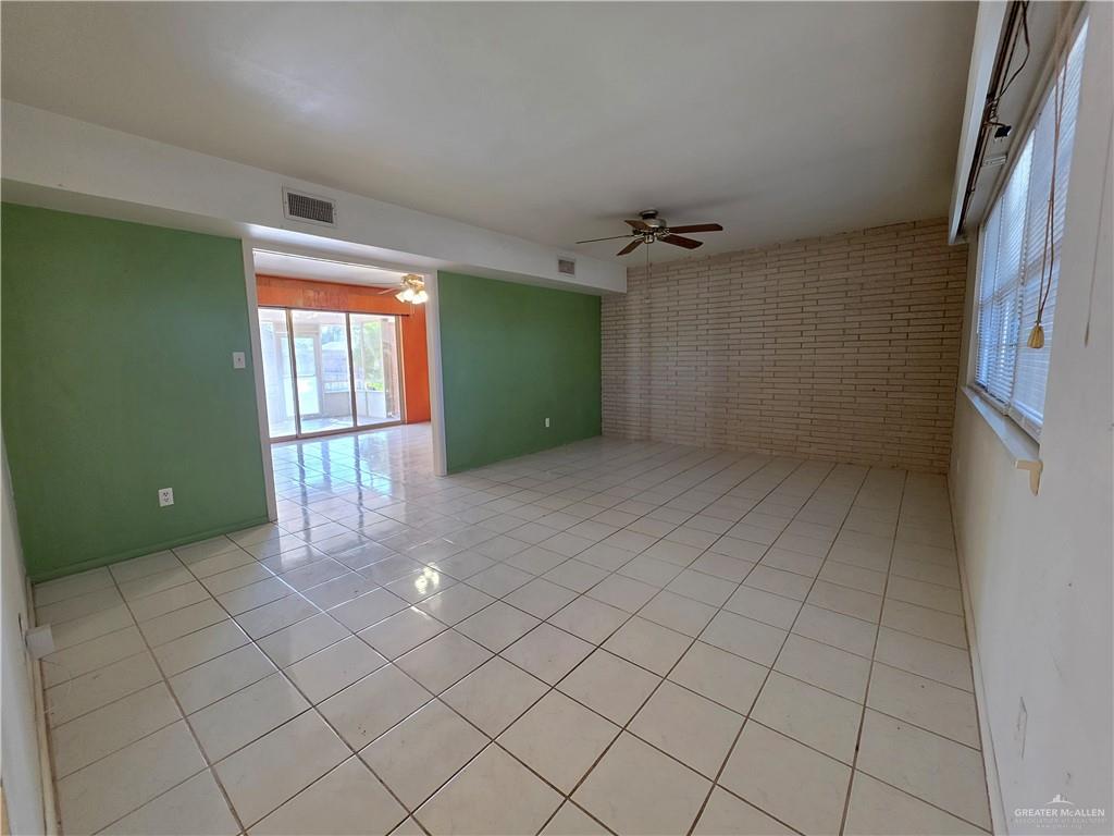 Photo 3 of 1613 Fern Avenue
