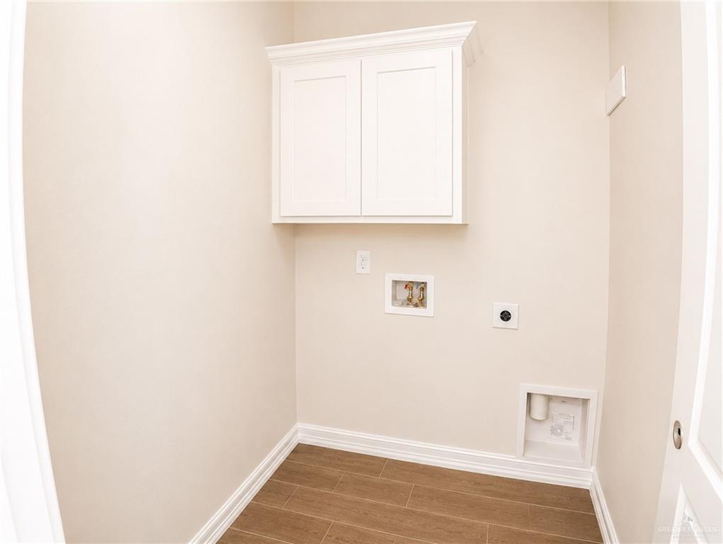 Photo 12 of 2322 Thornton Avenue
