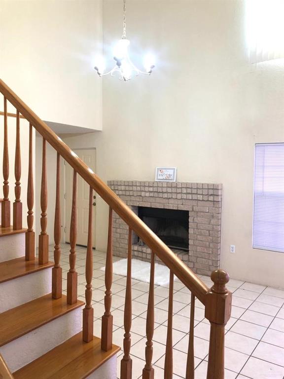 Photo 2 of 904 El Campo Drive