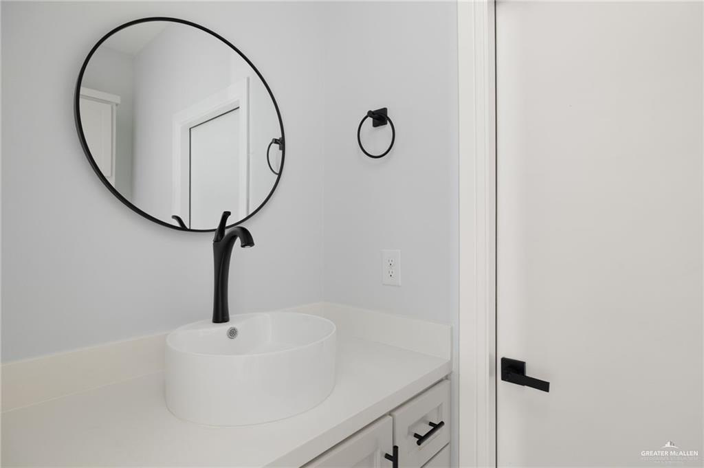 Photo 17 of 2810 Arboledas Drive