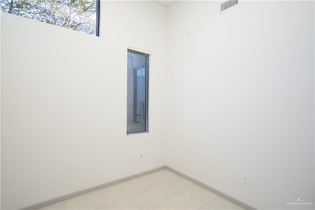 Photo 15 of 1431 Polk Avenue