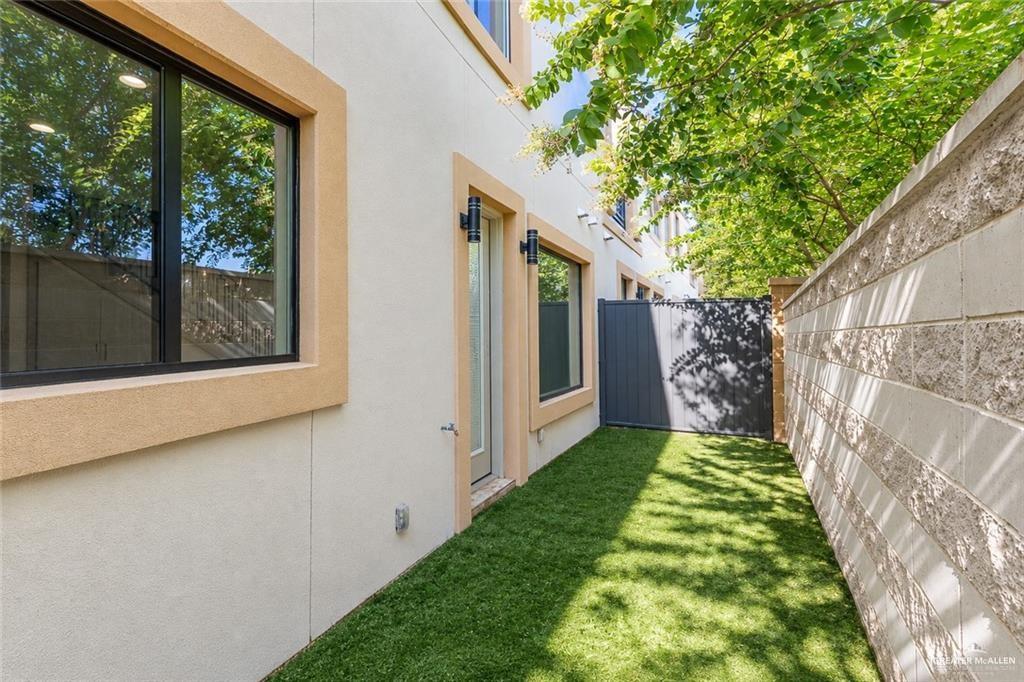 Photo 15 of 208 Canary Avenue