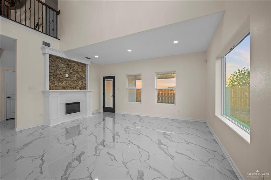 Photo 6 of 3221 La Cienega Street