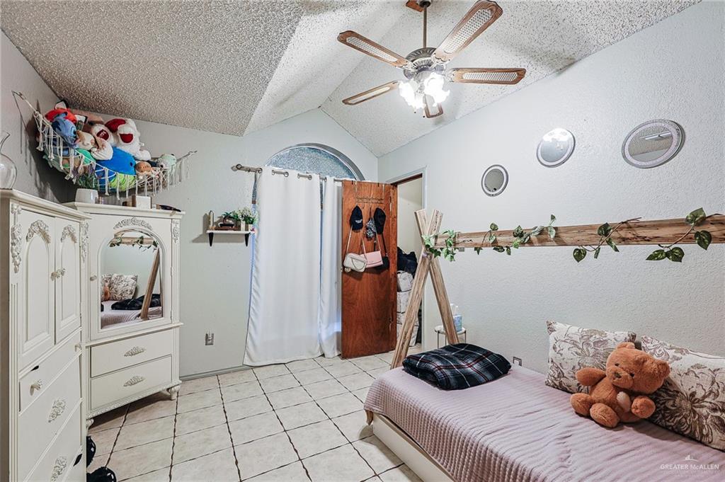 Photo 10 of 2811 La Mora Lane