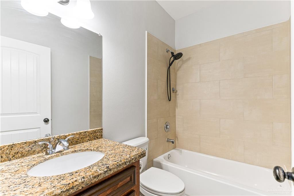 Photo 15 of 206 Rosa Priego Street
