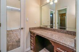 Photo 14 of 2916 Violet Avenue