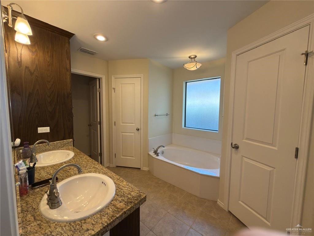 Photo 14 of 909 Montecruz Street