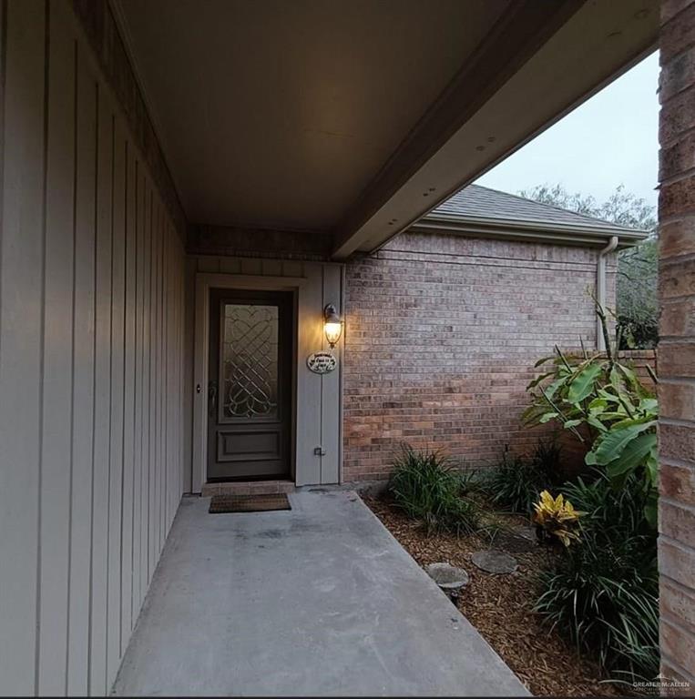 Photo 3 of 805 Parkview Circle