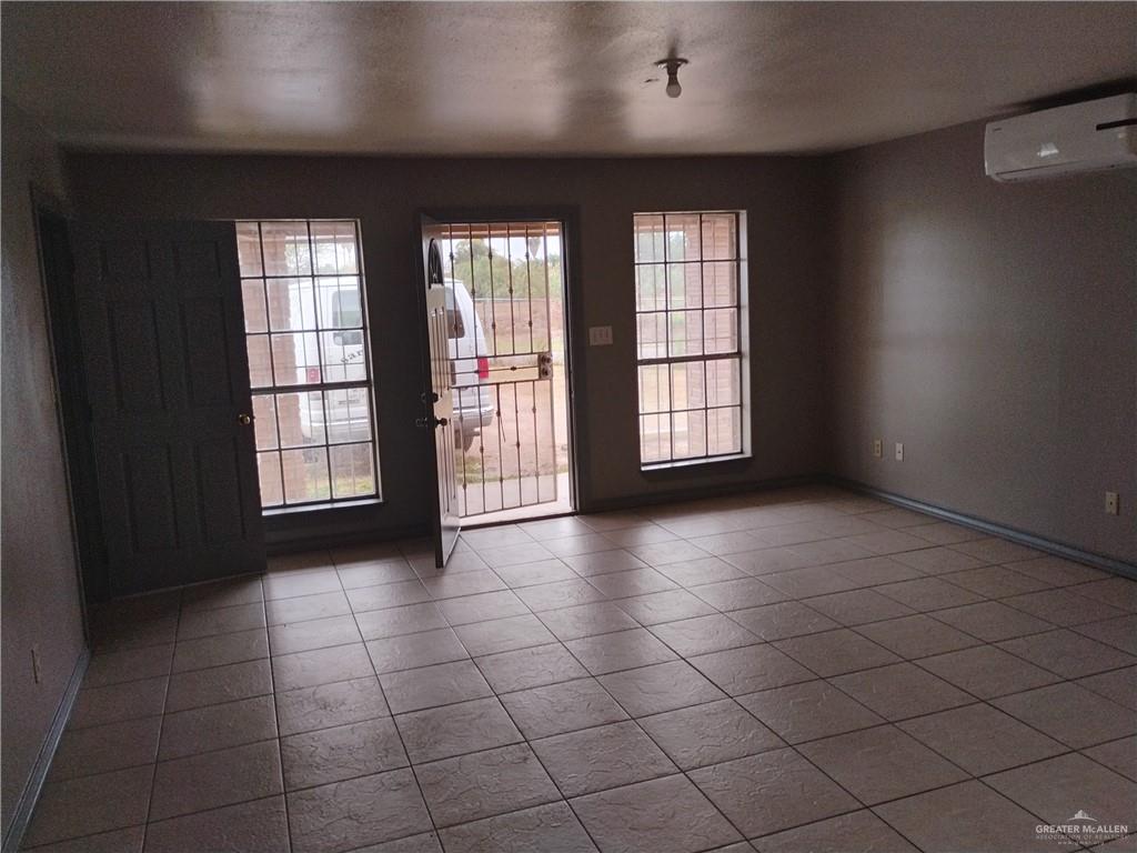 Photo 5 of 2701 El Barquito Drive