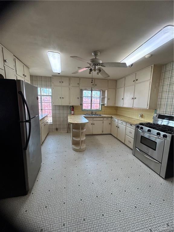 Photo 8 of 1707 Miller Avenue