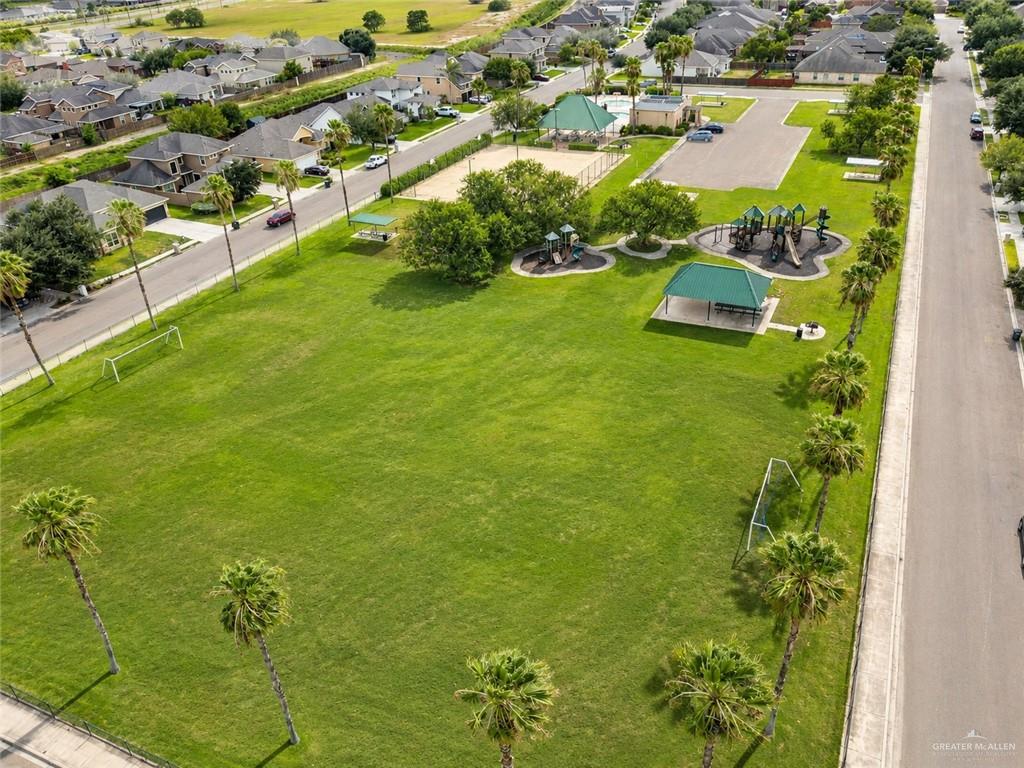 Photo 4 of 3704 Oriole Drive