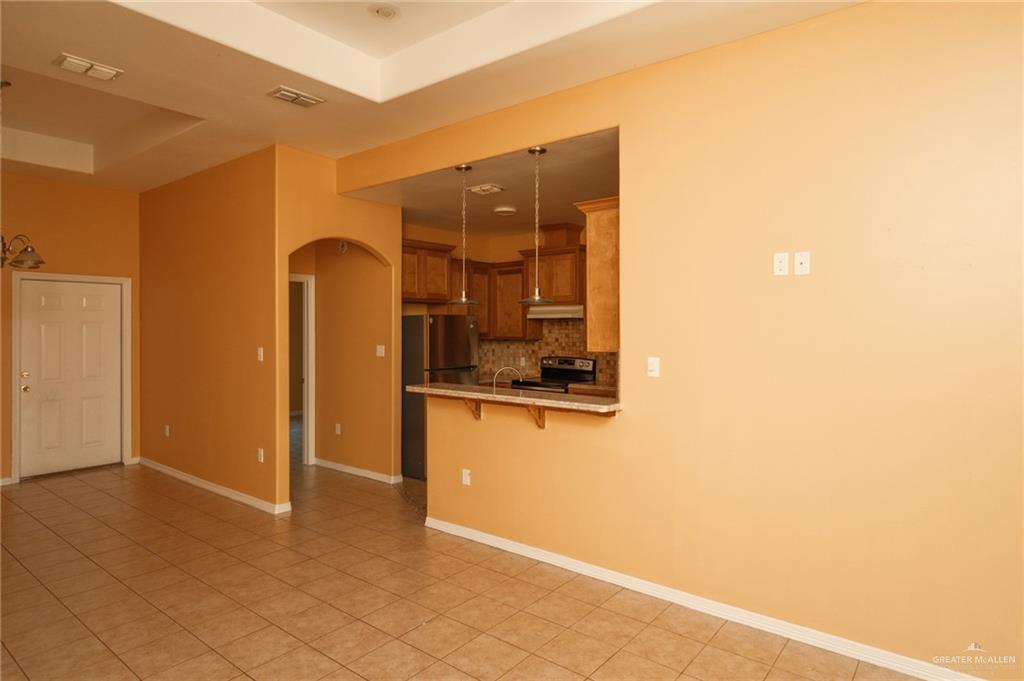 Photo 4 of 225 Lemon Drive