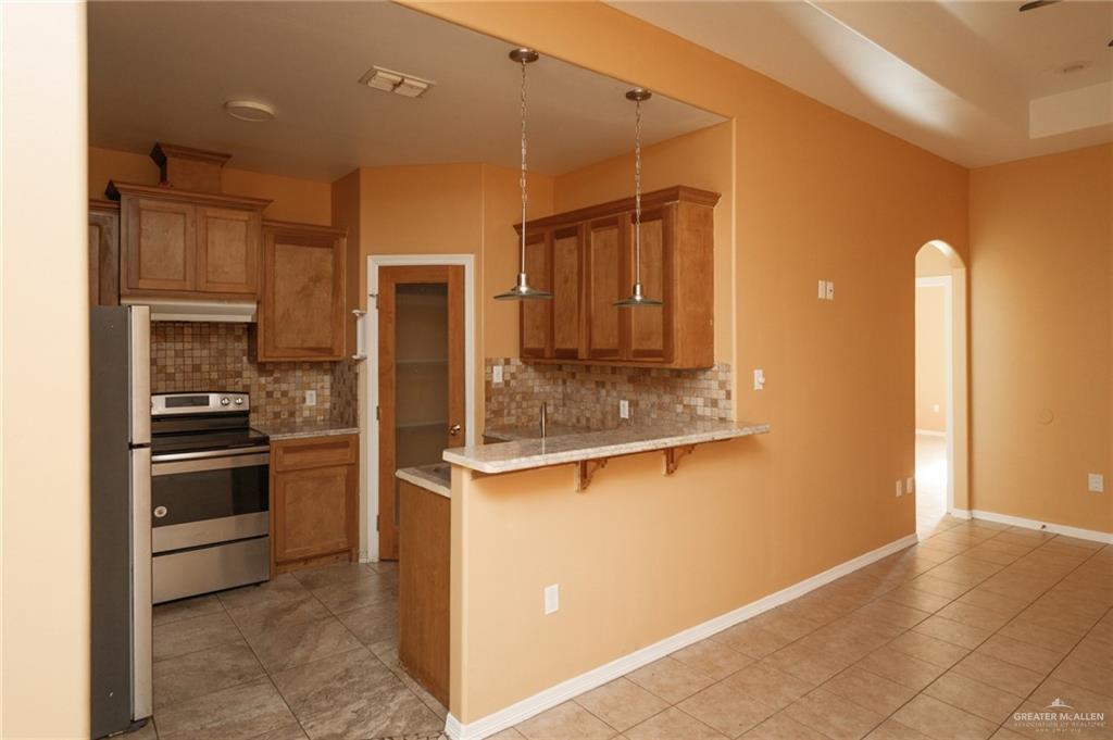 Photo 5 of 225 Lemon Drive