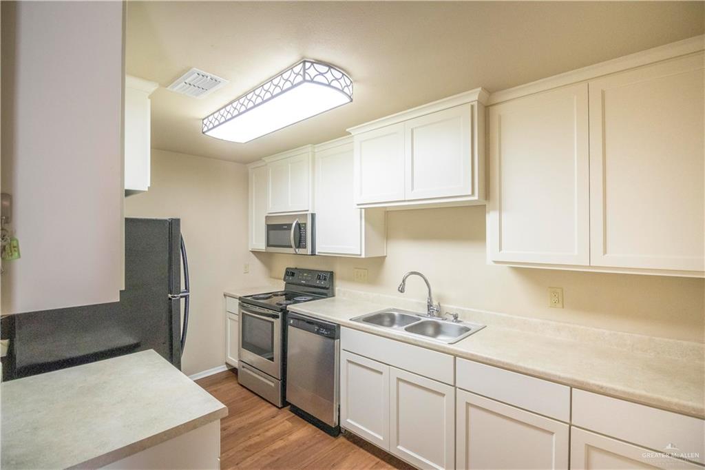 Photo 8 of 601 Hibiscus Avenue #1