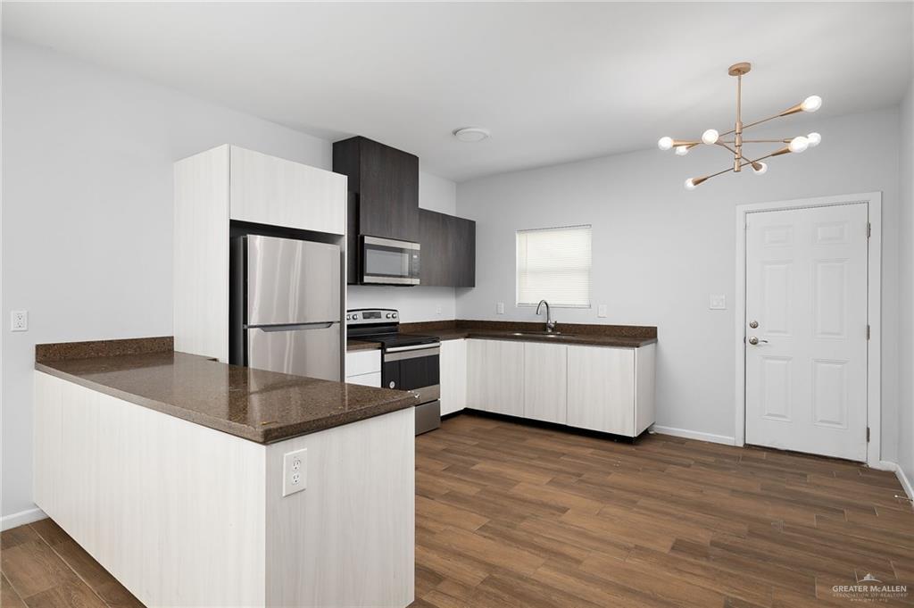Photo 5 of 3501 Fuerte Avenue #2