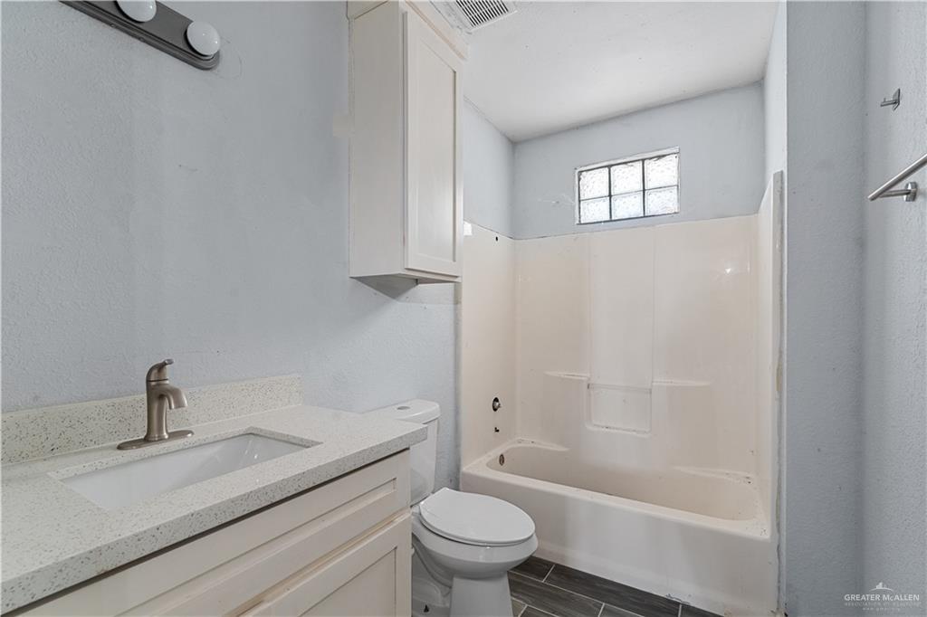 Photo 11 of 221 17th Street