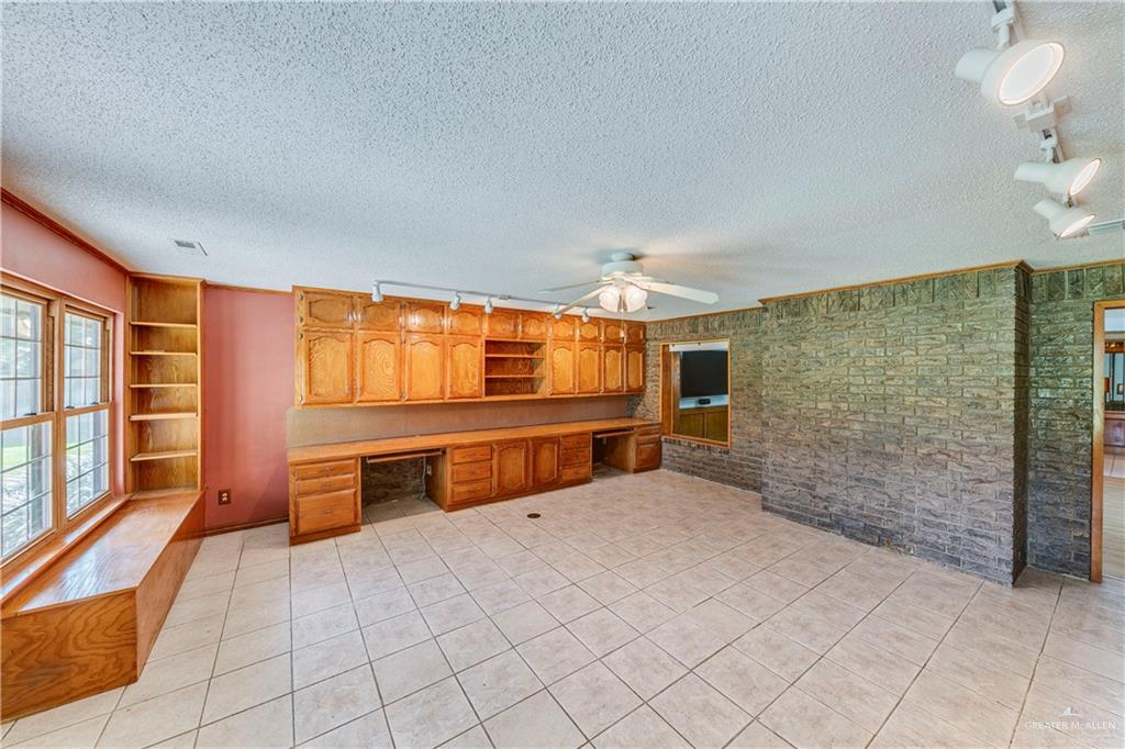 Photo 10 of 2303 Stonegate Drive