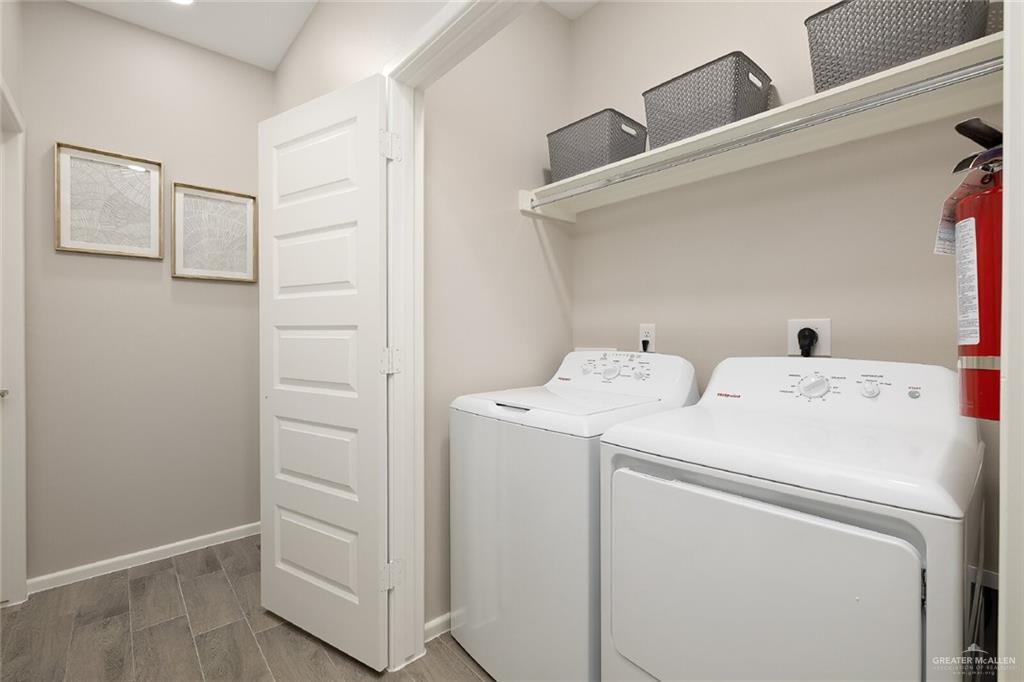 Photo 12 of 2705 Hayes Avenue #1