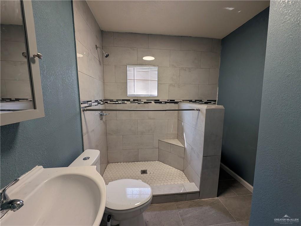 Photo 7 of 4215 Truman Street