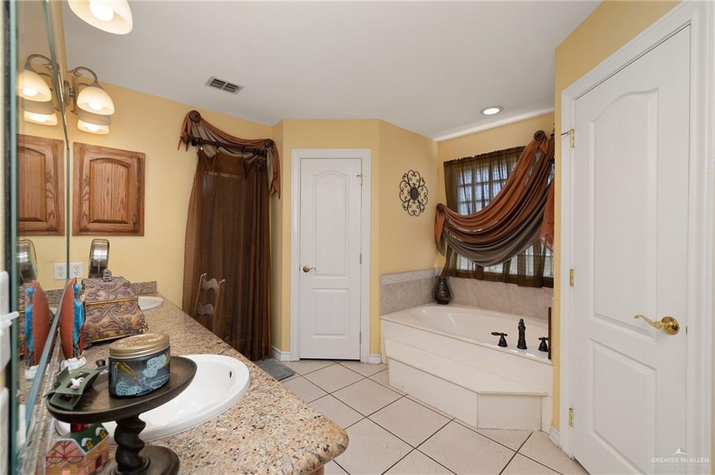 Photo 9 of 405 Anaqua Drive