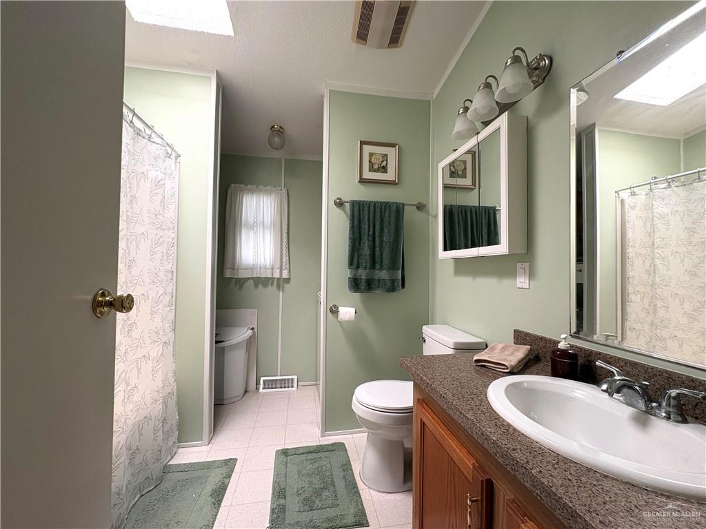 Photo 8 of 205 Hub Drive