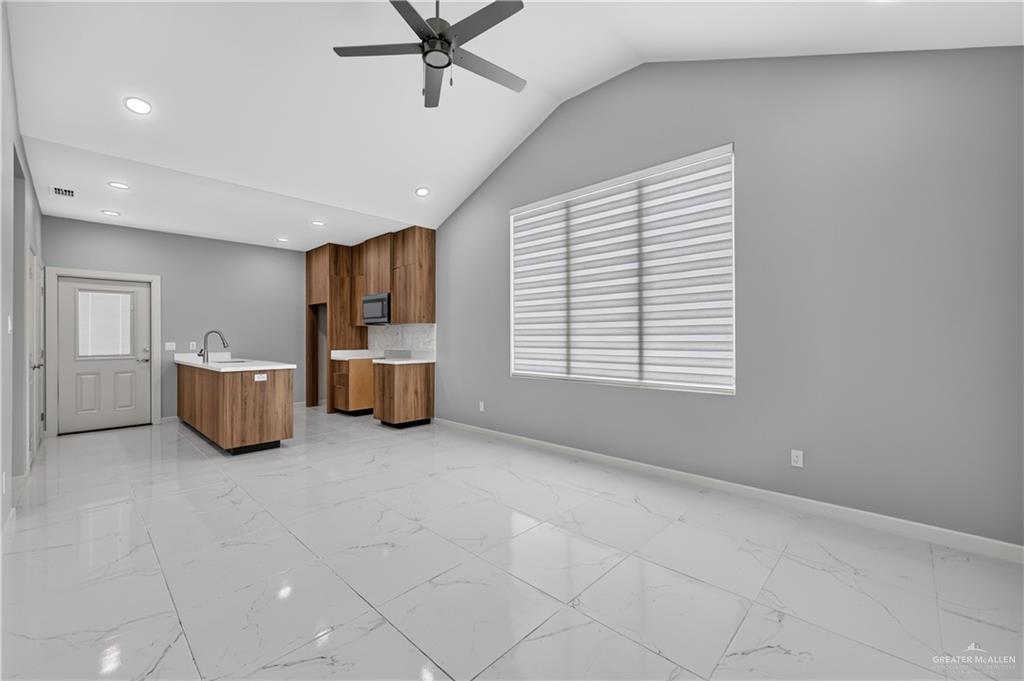 Photo 4 of 719 Coves Lane #3