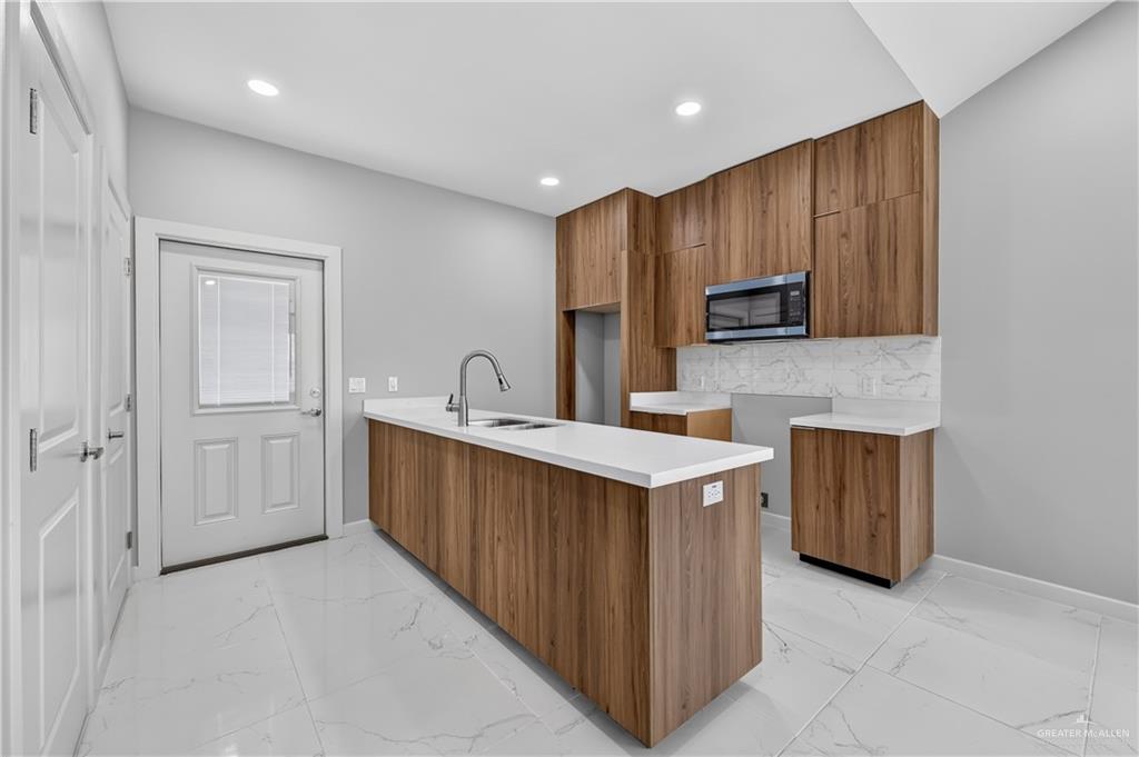 Photo 6 of 719 Coves Lane #3