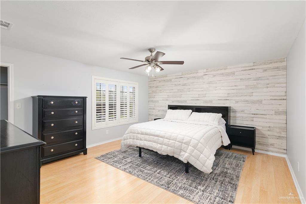 Photo 18 of 3402 Huisache Avenue