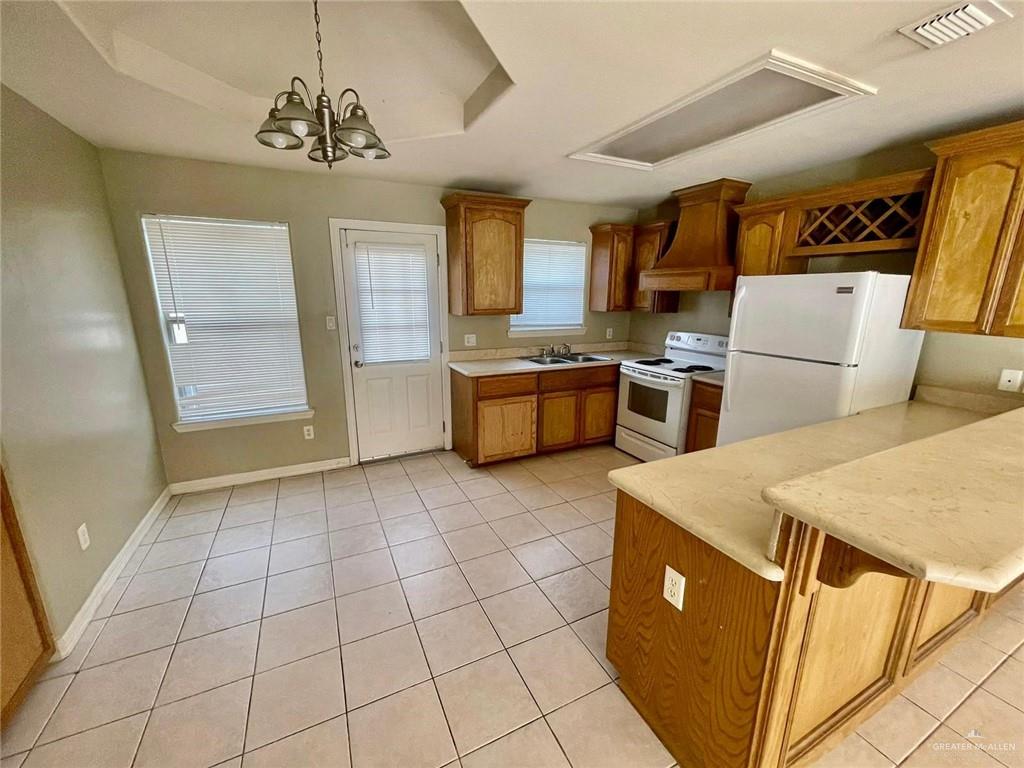 Photo 3 of 2305 Dahlia Street #2