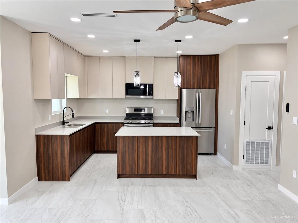 Photo 5 of 2208 Corales Street