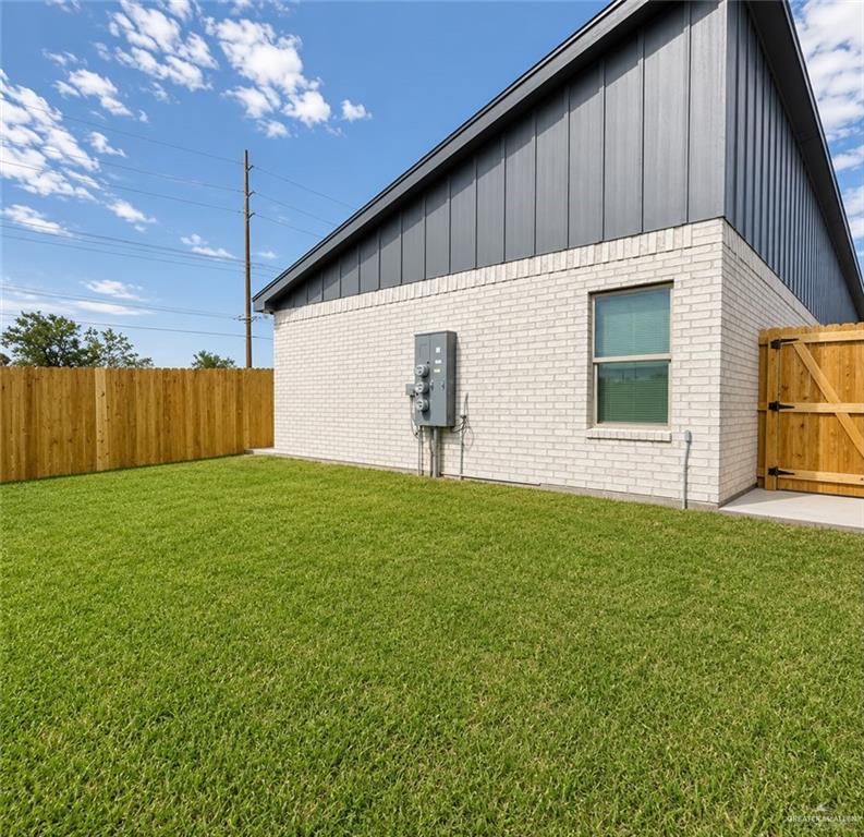 Photo 8 of 1606 Playa Drive