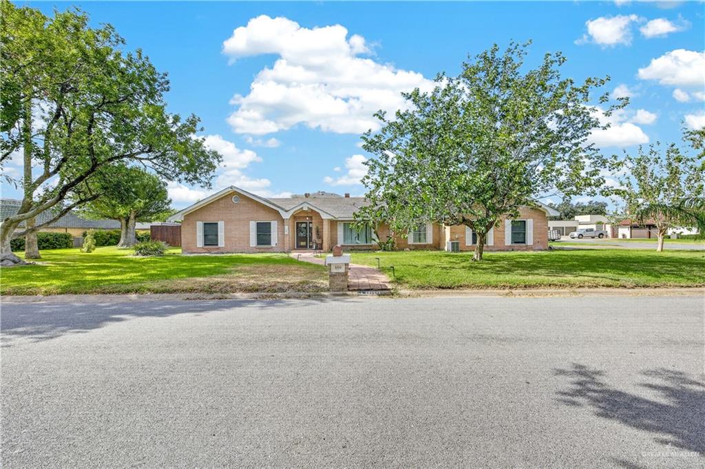 Photo 2 of 100 Whitewing Avenue
