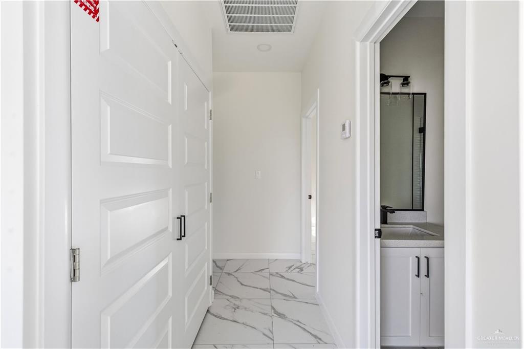 Photo 8 of 1324 Abesam Avenue #4