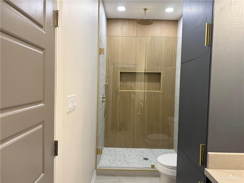 Photo 14 of 710 Lyons