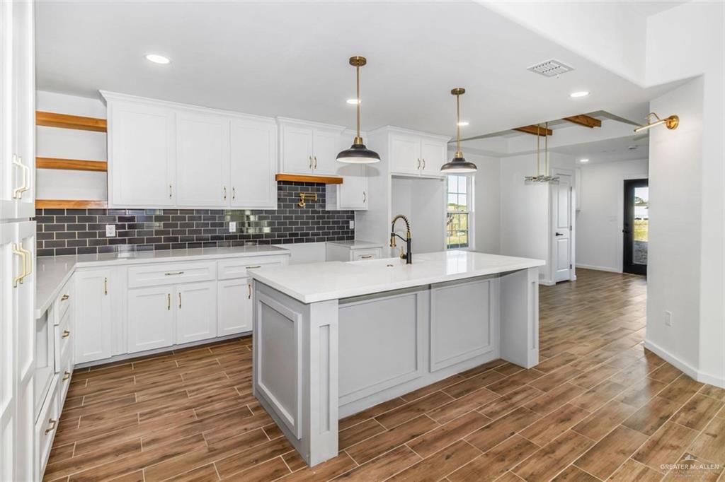 Photo 3 of 2309 Victoriano Street