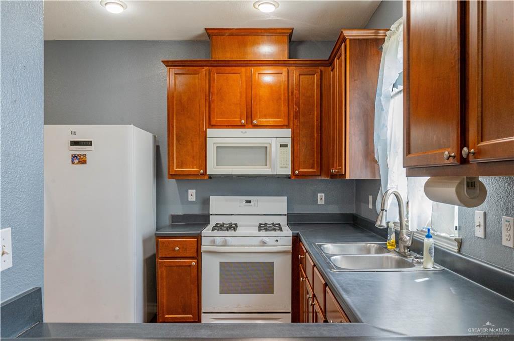 Photo 6 of 3909 Washmon Avenue