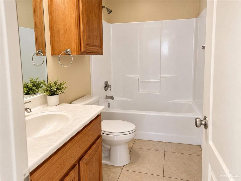 Photo 6 of 2112 Western Drive #3