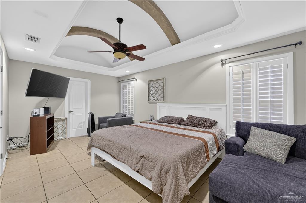 Photo 16 of 701 Seminole Avenue