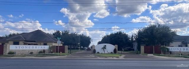Photo 2 of 2102 Stonegate Drive