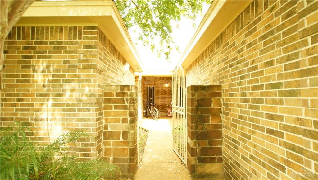 Photo 4 of 1608 San Antonio Street