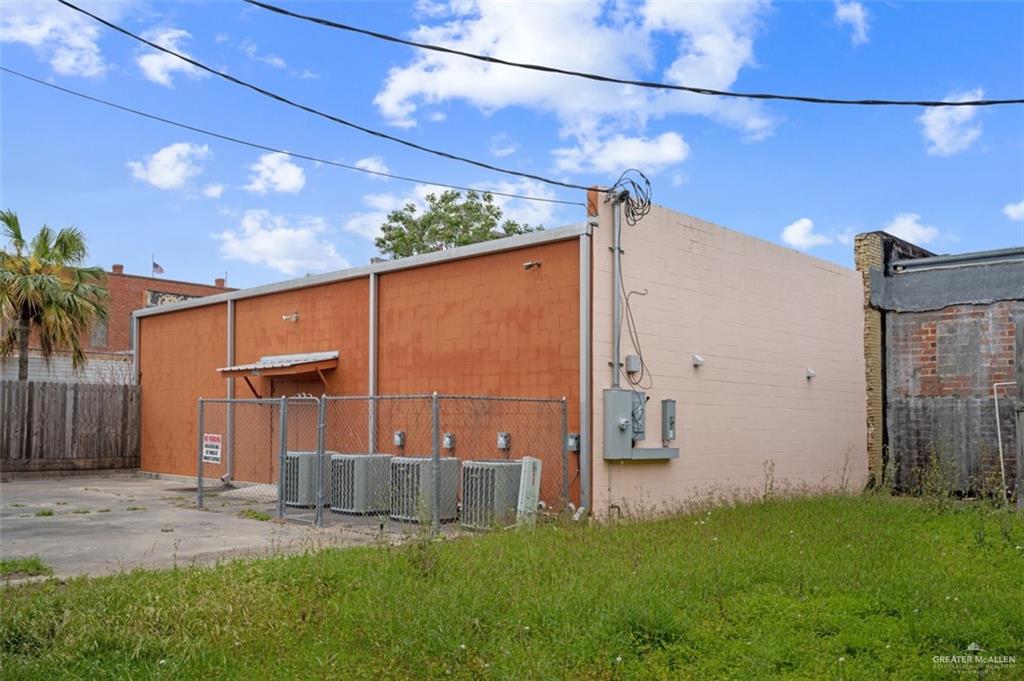 Photo 12 of 221 Kleberg Avenue