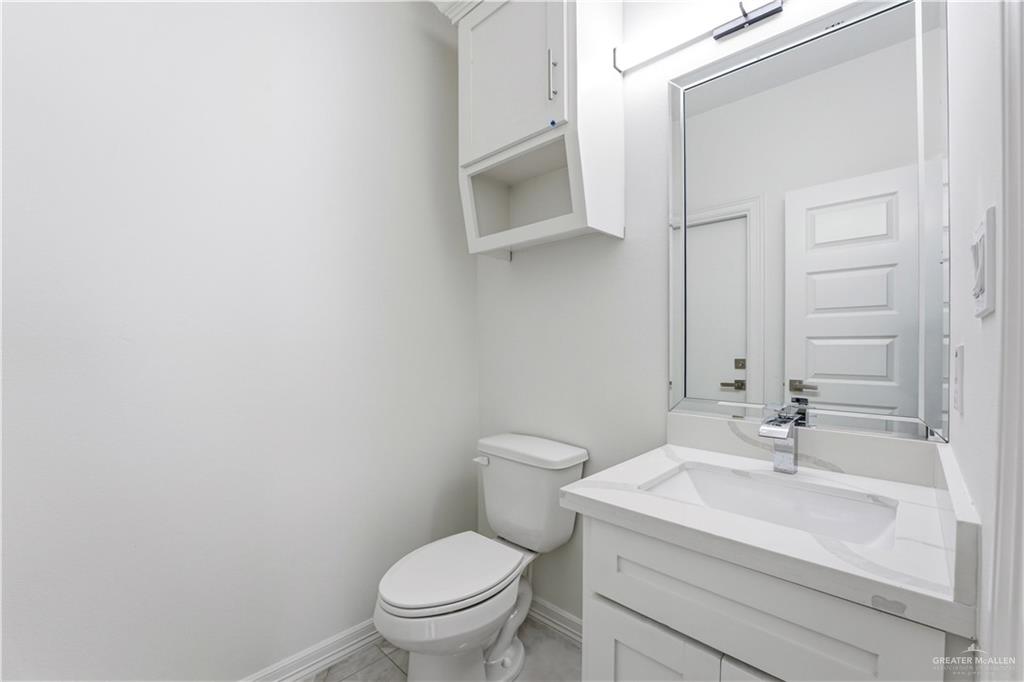 Photo 17 of 1123 Boxwood Street