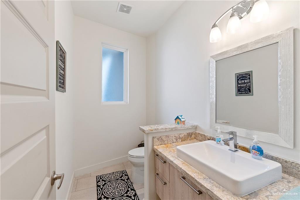 Photo 14 of 2520 Colvin Avenue