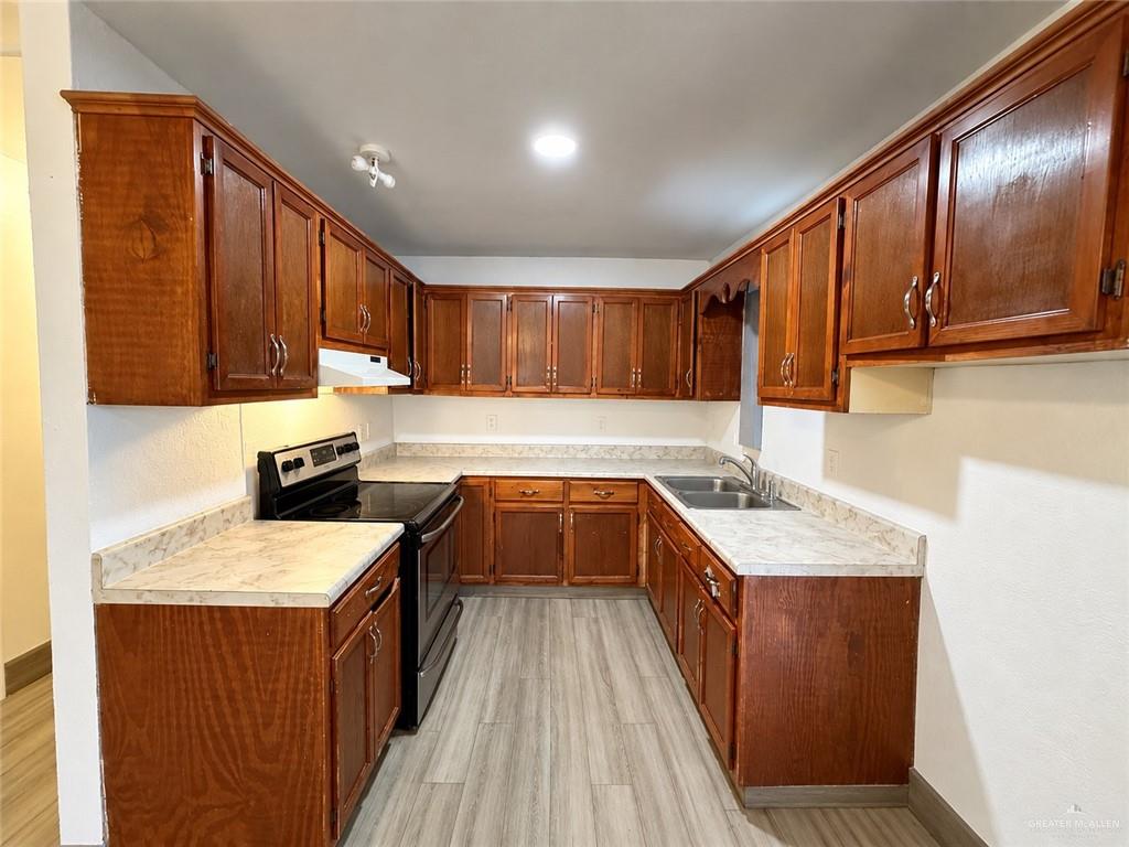Photo 3 of 2606 Lissner Avenue