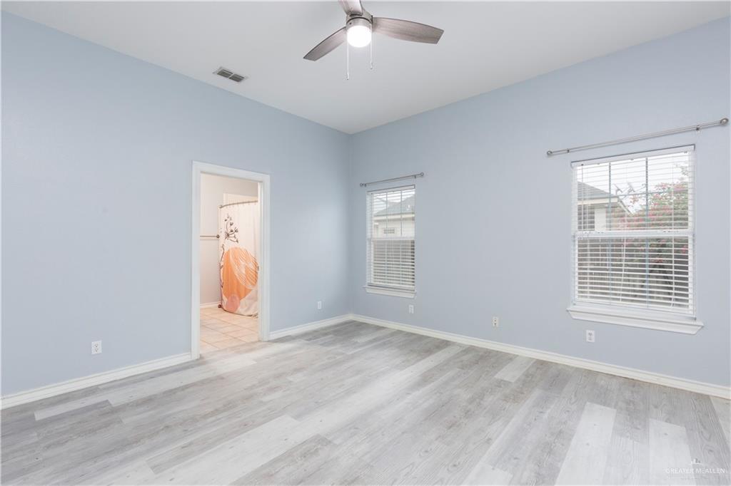 Photo 4 of 708 Excalibur Street