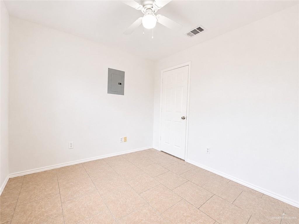 Photo 11 of 1523 Oasis Avenue #4