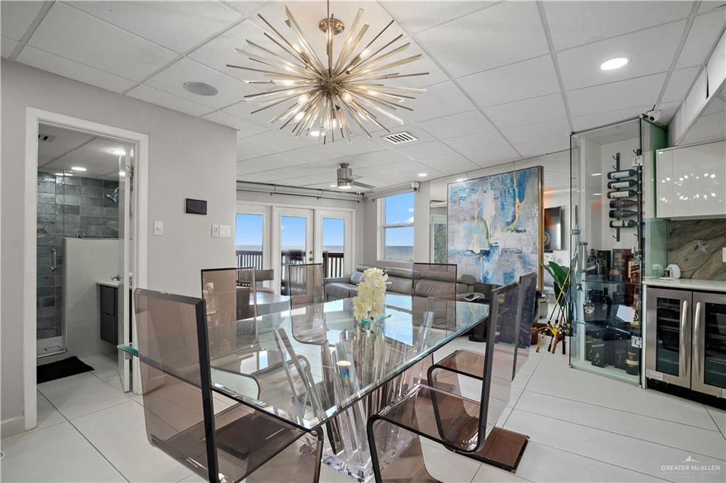 Photo 4 of 4901 Laguna Boulevard