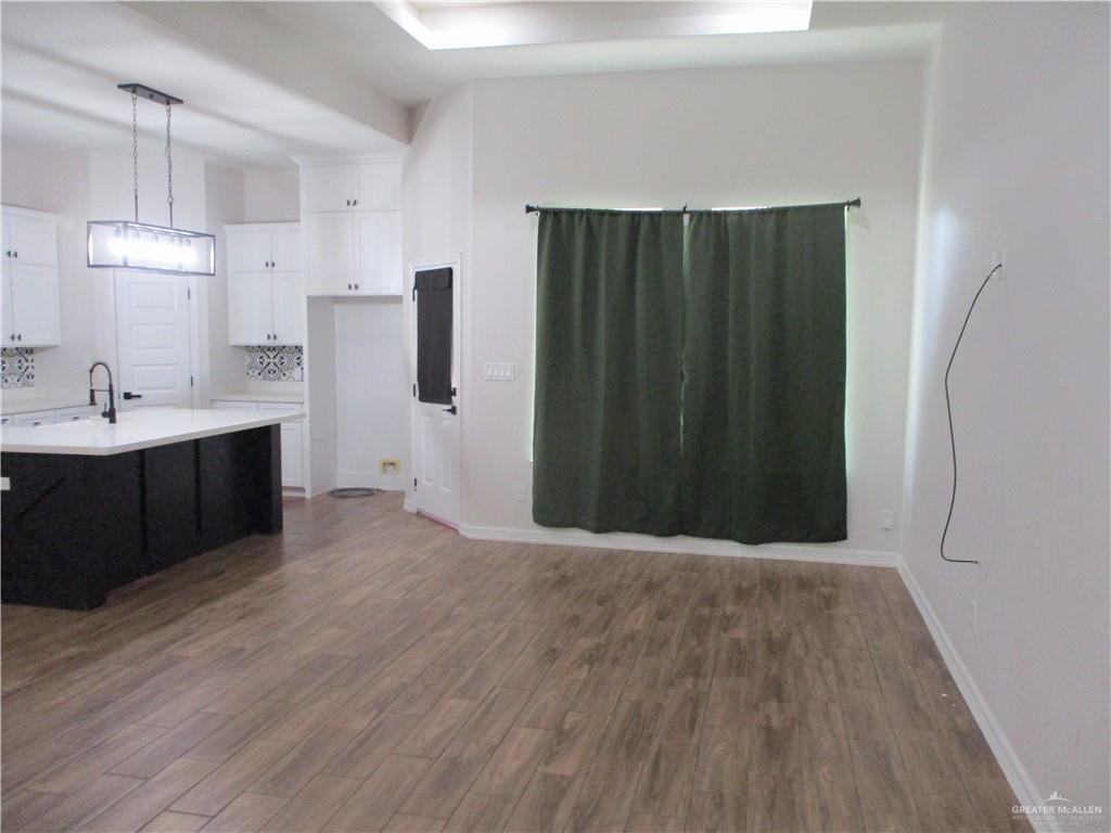 Photo 4 of 1347 Deluxe Street