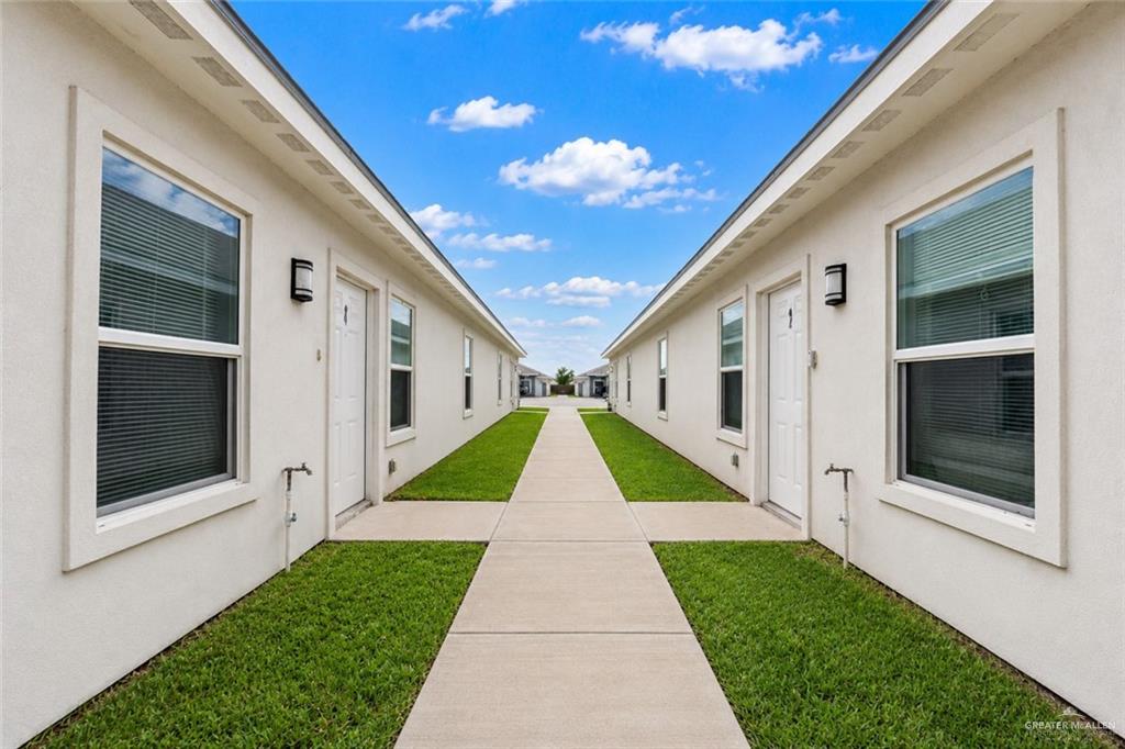 Photo 5 of 1317 Xanthia Street