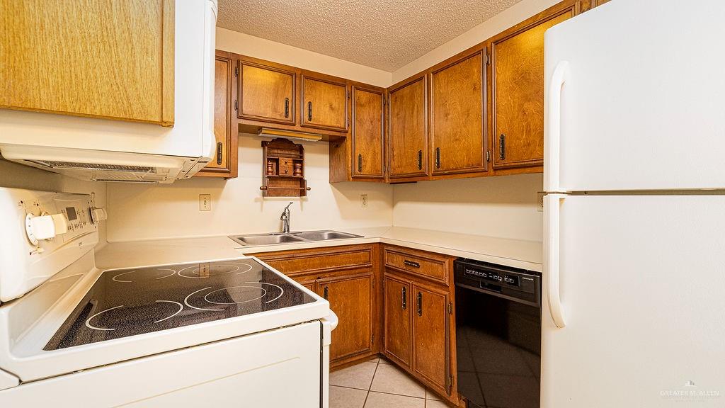 Photo 7 of 1500 Evergreen Avenue #15